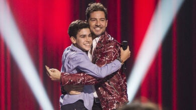 David Bisbal consigue el talento especial de Hugo Sánchez: “Canta como una persona mayor”