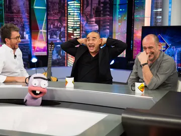 Karra Elejalde y Eduard Fernández se ablandan en 'El Hormiguero 3.0' ante la hipotética desaparición de Sabina o Camarón Karra Elejalde y Eduard Fernández se ablandan en 'El Hormiguero 3.0' ante la hipotética desaparición de Sabina o Camarón