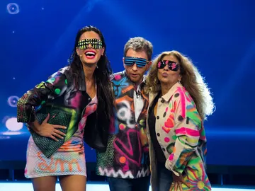 Pilar Rubio ayuda a Lolita a personalizar su propia chaqueta en 'El Hormiguero 3.0' Pilar Rubio ayuda a Lolita a personalizar su propia chaqueta en 'El Hormiguero 3.0'