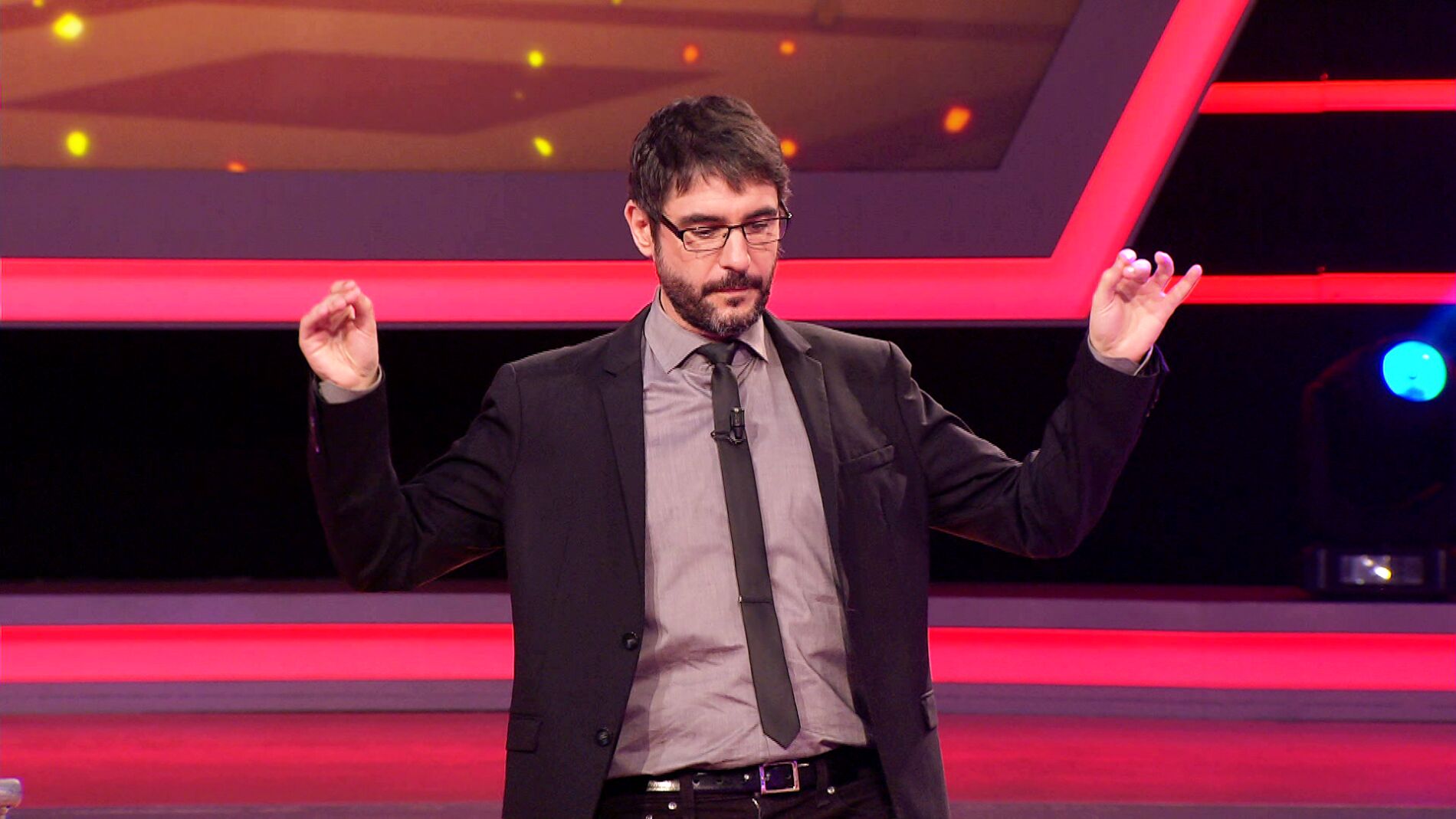 Rosal&iacute;a pone a bailar a Juanra Bonet y a los concursantes de '&iexcl;Boom!' 