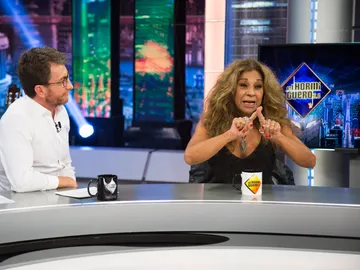 "Estoy negra", la queja de Lolita en 'El Hormiguero 3.0' ante la posible desaparición de los teléfonos fijos "Estoy negra", la queja de Lolita en 'El Hormiguero 3.0' ante la posible desaparición de los teléfonos fijos
