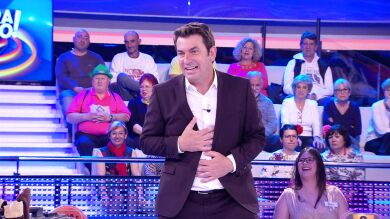 Una concursante deja a Arturo Valls al borde de un infarto en '¡Ahora caigo!' 