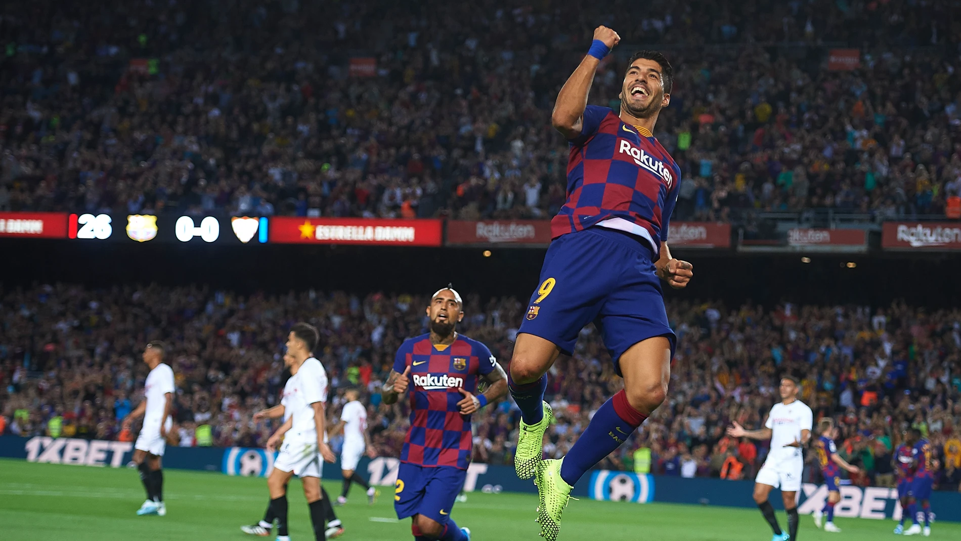 Luis Suárez celebra su gol ante el Sevilla Luis Suárez celebra su gol ante el Sevilla