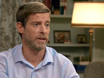 Marcelino le confiesa a Manolita el secreto de Amelia Marcelino le confiesa a Manolita el secreto de Amelia