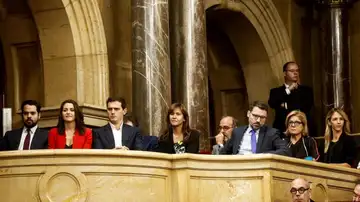 representantes de Ciudadanos, como Abert Rivera e Inés Arrimadas, y caras conocidas del PP, como Cayetana Álvarez de Toledo, siguen el debate desde la tribuna de invitados del hemiciclo. representantes de Ciudadanos, como Abert Rivera e Inés Arrimadas, y caras conocidas del PP, como Cayetana Álvarez de Toledo, siguen el debate desde la tribuna de invitados del hemiciclo.