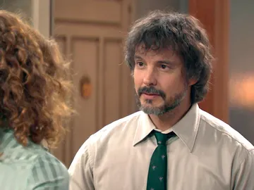 Guillermo reconoce estar enamorado de Julia Guillermo reconoce estar enamorado de Julia