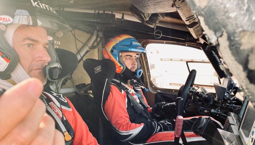 Marc Coma y Fernando Alonso, en el rally de Marruecos