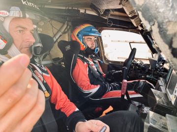 Marc Coma y Fernando Alonso, en el rally de Marruecos