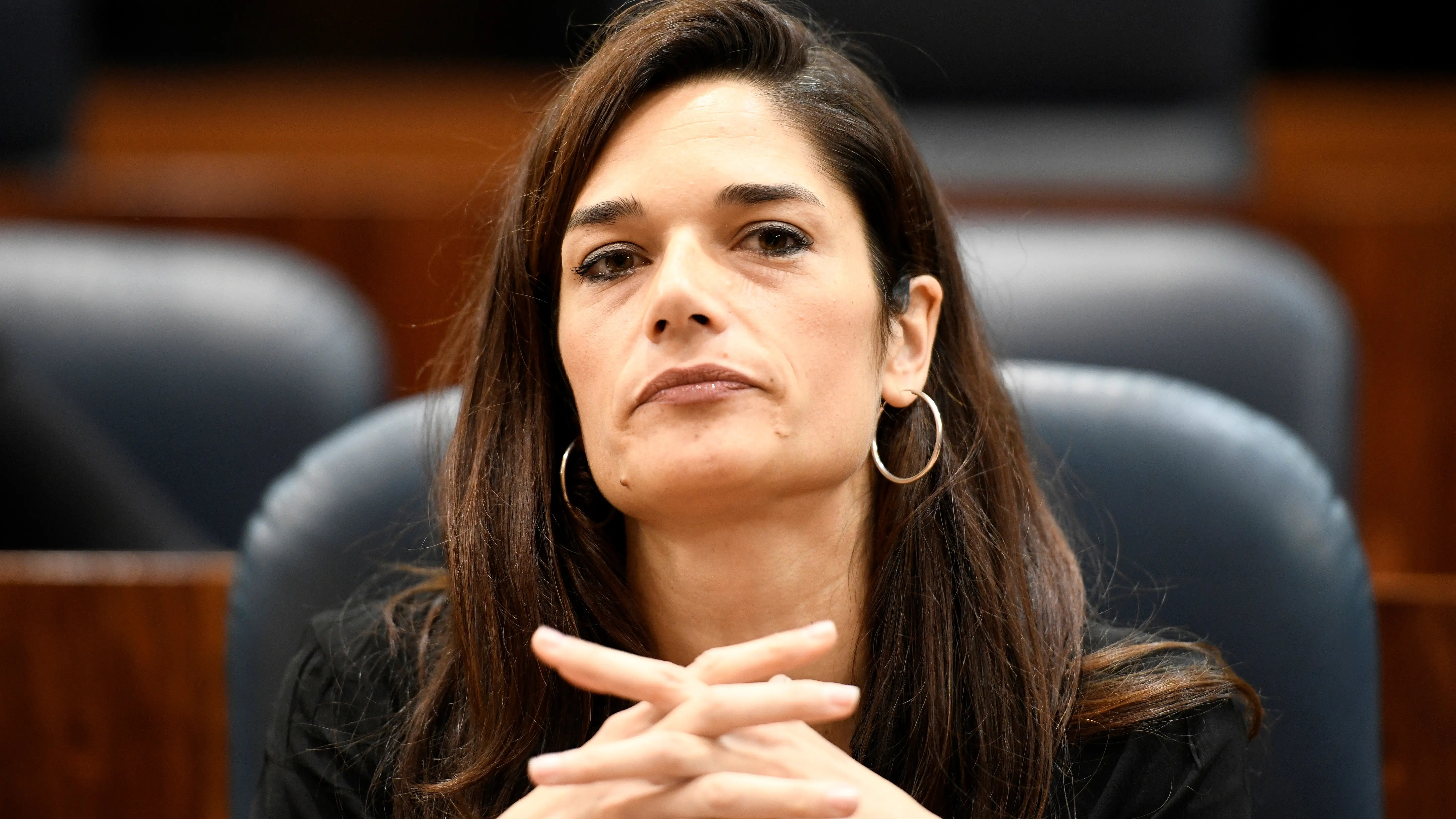 La exdiputada de Podemos Clara Serra ha creado una escuela online en la que se imparten cursos para que los hombres aprendan a no ser machistas La exdiputada de Podemos Clara Serra ha creado una escuela online en la que se imparten cursos para que los hombres aprendan a no ser machistas y su precio es de 80 euros