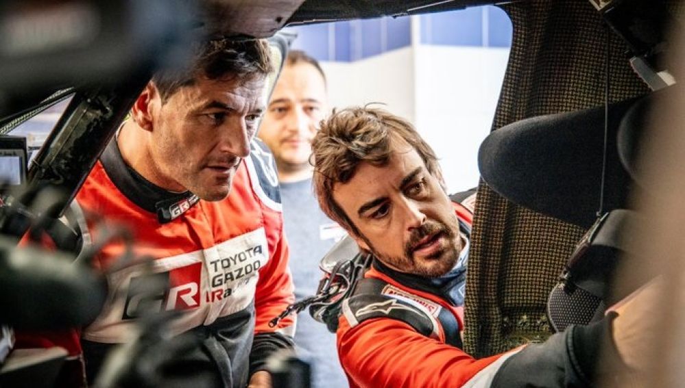 Marc Coma y Fernando Alonso analizan su Toyota