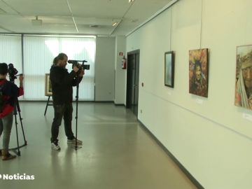 Críticas por la exposición de los cuadros del etarra Jon Bienzobas en Galdácano