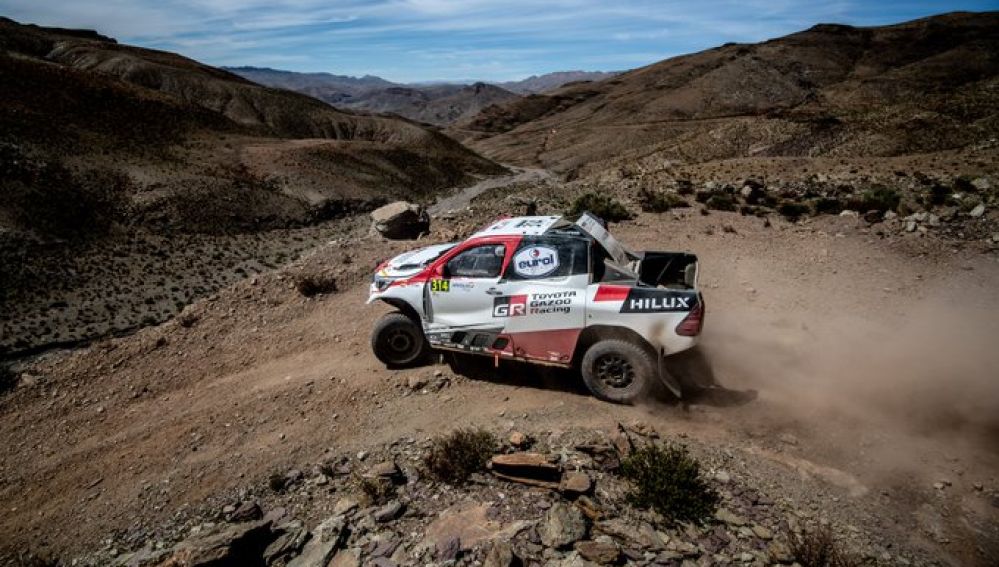 El Toyota Hilux de Alonso y Marc Coma en Marruecos
