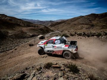El Toyota Hilux de Alonso y Marc Coma en Marruecos