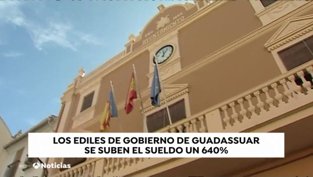 El alcalde de Guadassuar en Valencia sube los sueldos un 640% tras echar al anterior alcalde con una moción de censura