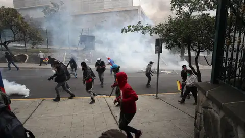 El presidente de Ecuador traslada el Gobierno a Guayaquil ante la protesta de miles de indígenas en Quito El presidente de Ecuador traslada el Gobierno a Guayaquil ante la protesta de miles de indígenas en Quito