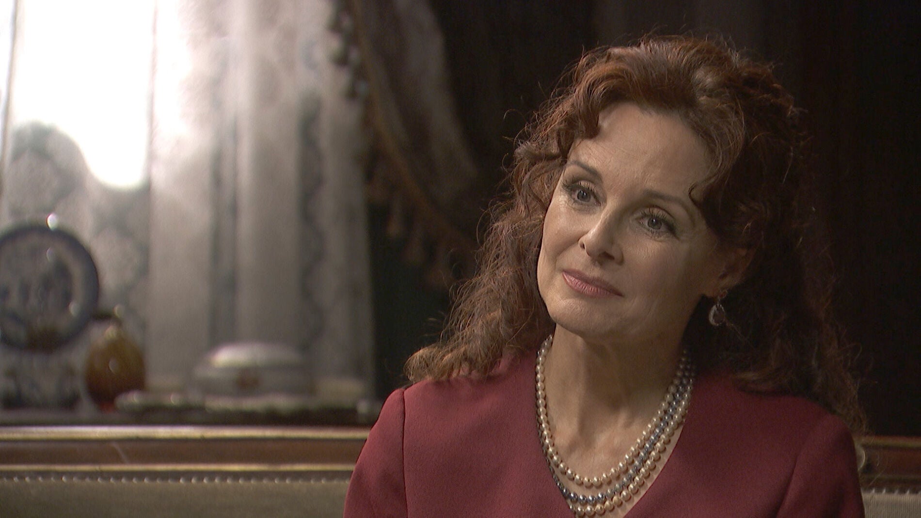 Francisca impone sus normas ante la Marquesa