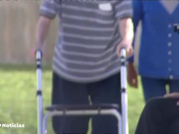 Un anciano mata a otro a golpe de bastón en una residencia de Barcelona Un anciano mata a otro a golpe de bastón en una residencia de Barcelona