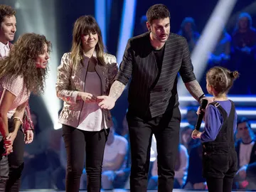 El divertido momento de la pequeña Alicia Paramés en ‘La Voz Kids’: “¿Os habéis dado la vuelta o no?” El divertido momento de la pequeña Alicia Paramés en ‘La Voz Kids’: “¿Os habéis dado la vuelta o no?”