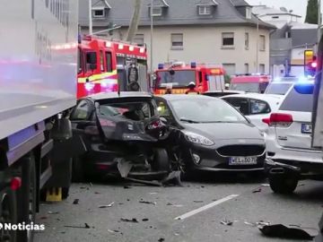 Alemania no descarta que el ataque de un camión arrollando varios coches sea un acto terrorista