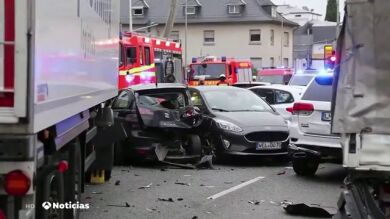 Alemania no descarta que el ataque de un camión arrollando varios coches sea un acto terrorista