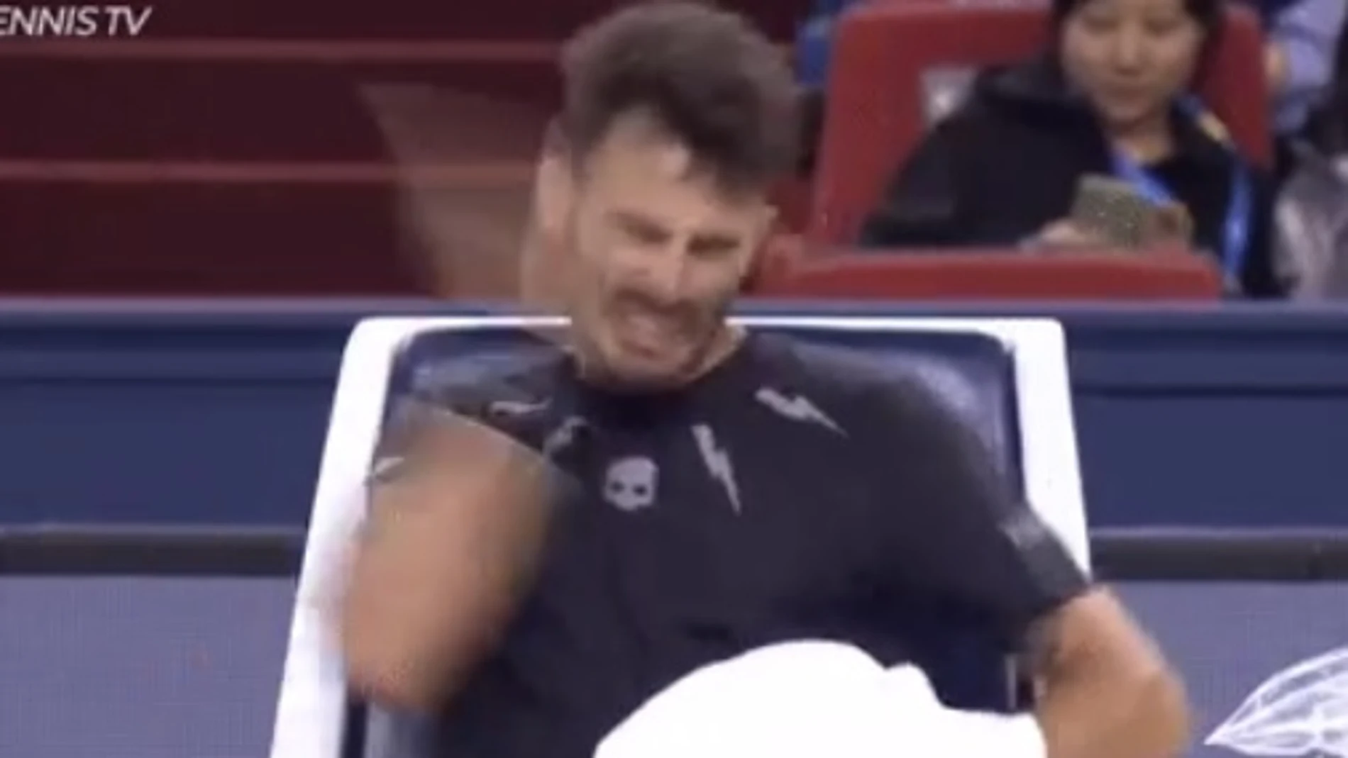 Londero se abofetea en su partido ante Andy Murray Londero se abofetea en su partido ante Andy Murray