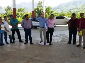 Un alcalde mexicano envía una foto suya de cartón en lugar de acudir a un acto Un alcalde mexicano envía una foto suya de cartón en lugar de acudir a un acto