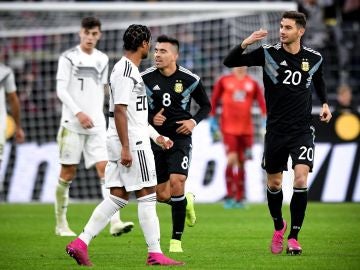 Lucas Alario celebra su gol ante Alemania