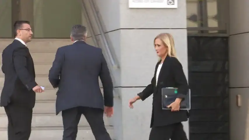 Cifuentes declara por la adjudicación de la cafetería de la Asamblea de Madrid Cifuentes declara por la adjudicación de la cafetería de la Asamblea de Madrid