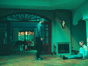 Hugo encuentra el cadáver de Philip Norman Hugo encuentra el cadáver de Philip Norman