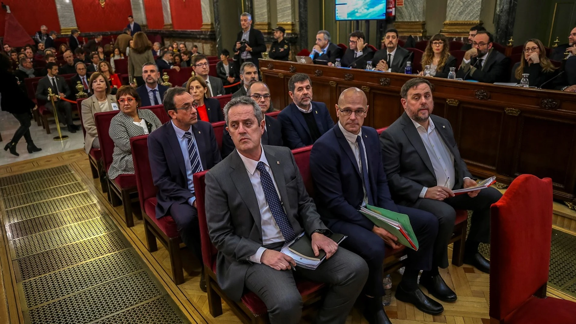 Los líderes independentistas sentados en el banquillo del Tribunal Supremo en el juicio del 'procés' Los líderes independentistas sentados en el banquillo del Tribunal Supremo en el juicio del 'procés'