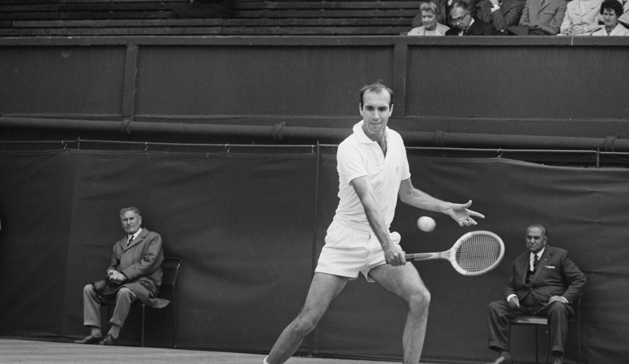 Andrés Gimeno, en un partido en Wimbledon Andrés Gimeno, en un partido en Wimbledon