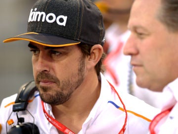 Fernando Alonso y Zack Brown