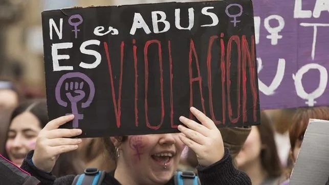 Pancarta "No es abuso, es violación" Manifestación 8M