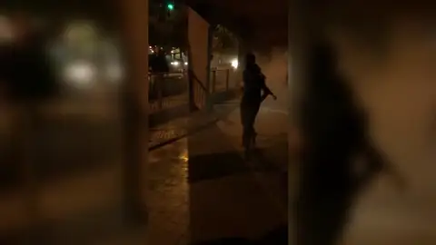 Pelea multitudinaria frente a un centro de acogida en Las Palmas Pelea multitudinaria frente a un centro de acogida en Las Palmas