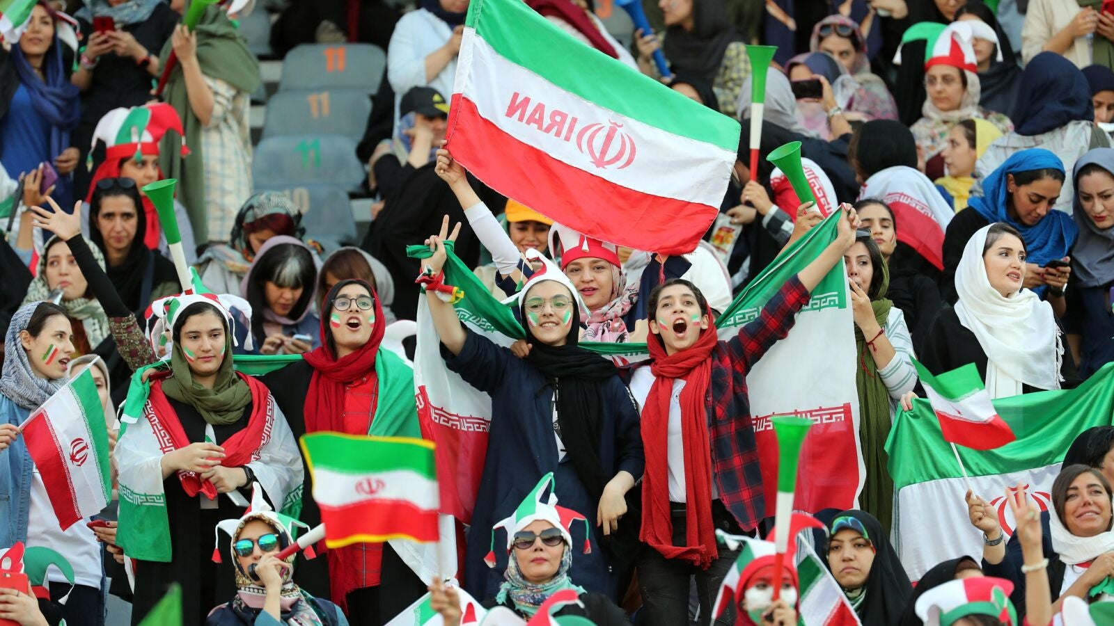 Las mujeres iraníes asisten por primera vez a un partido de fútbol desde 1979