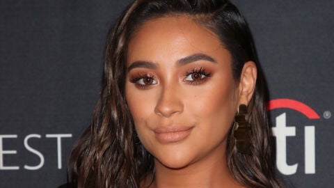 Shay Mitchell en una de sus últimas apariciones públicas