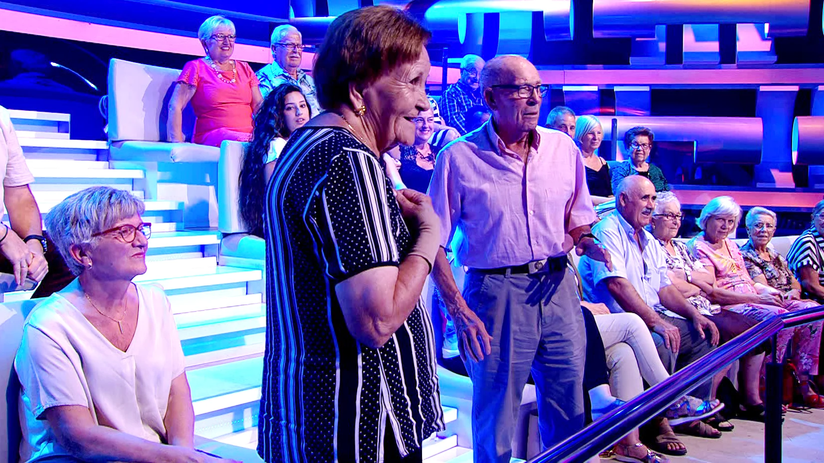 Palmira Gogó contra el Michael Jackson de Albacete: ¿Quién gana el duelo de baile de '¡Ahora caigo!'? Palmira Gogó contra el Michael Jackson de Albacete: ¿Quién gana el duelo de baile de '¡Ahora caigo!'?