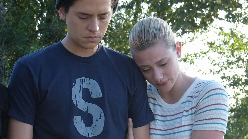 Lili Reinhart y Cole Sprouse en 'Riverdale' Lili Reinhart y Cole Sprouse en 'Riverdale'