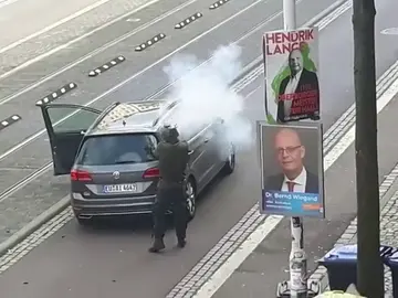El detenido es un joven neonazi que retransmitió en directo el momento en el que mató a dos judíos en Alemania El detenido es un joven neonazi que retransmitió en directo el momento en el que mató a dos judíos en Alemania