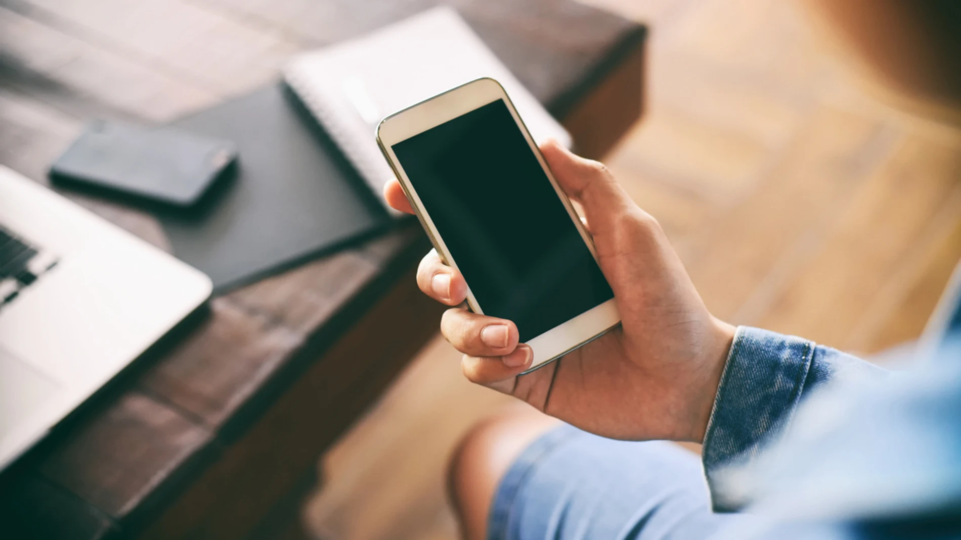 Un teléfono al alcance de tu mano Un teléfono al alcance de tu mano