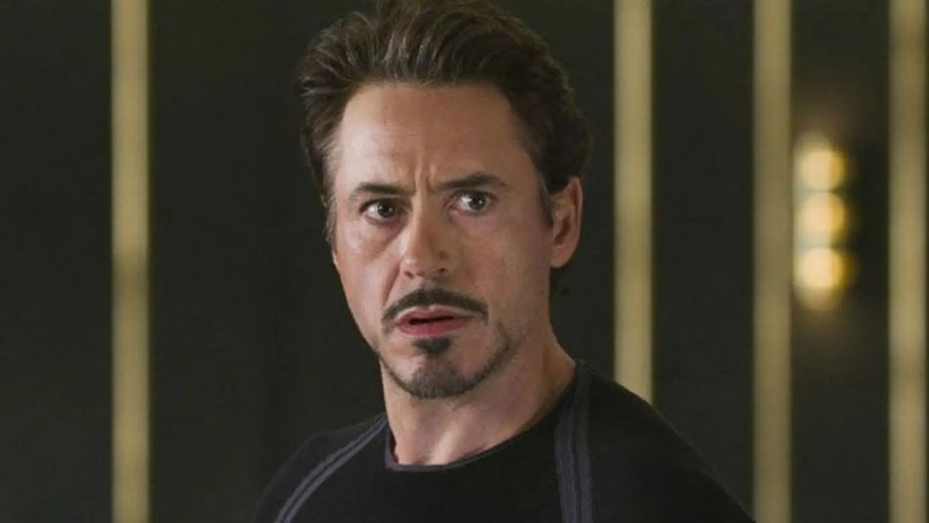 Robert Downey Jr. como Tony Stark (Iron Man)