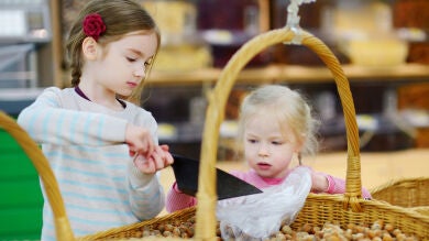¿Conviene dar frutos secos a los niños, sí o no?