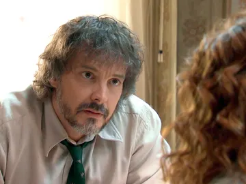 Guillermo le confiesa a Julia el porqué se la tiene jurada a su marido Guillermo le confiesa a Julia el porqué se la tiene jurada a su marido