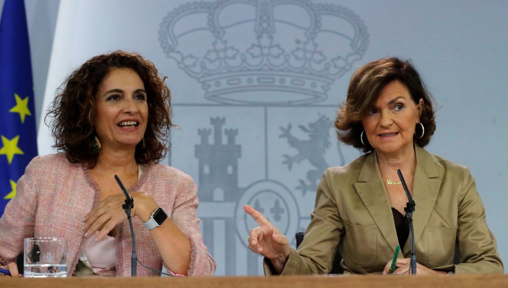 María Jesús Montero y Carmen Calvo, en la rueda de prensa del Consejo de Ministros