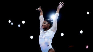 Simone Biles, en acción en el Mundial de Stuttgart