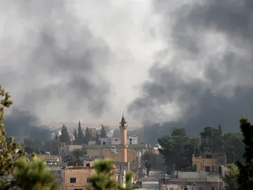 Panorámica de la ciudad de Tel Abyd tras los ataques en el marco de la ofensiva de Turquía lanzada contra los kurdos en el noreste de Siria Panorámica de la ciudad de Tel Abyd tras los ataques en el marco de la ofensiva de Turquía lanzada contra los kurdos en el noreste de Siria