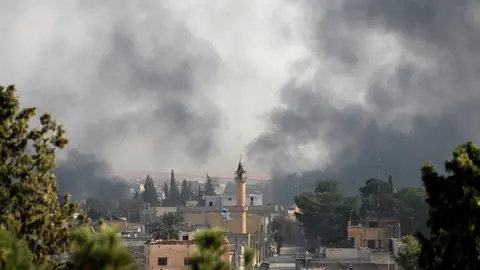 Panorámica de la ciudad de Tel Abyd tras los ataques en el marco de la ofensiva de Turquía lanzada contra los kurdos en el noreste de Siria Panorámica de la ciudad de Tel Abyd tras los ataques en el marco de la ofensiva de Turquía lanzada contra los kurdos en el noreste de Siria