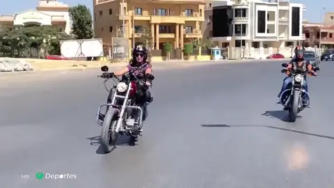 Mujeres en Egipto luchan contra el machismo subidas a sus Harleys Mujeres en Egipto luchan contra el machismo subidas a sus Harleys