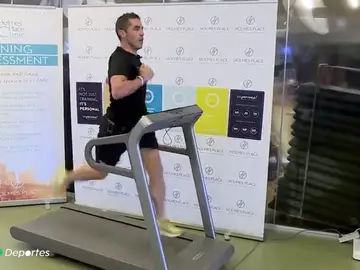 Corriendo en una cinta al ritmo de Kipchoge: "Es inhumano" Corriendo en una cinta al ritmo de Kipchoge: "Es inhumano"