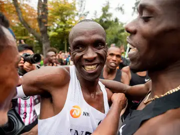 Eliud Kipchoge, tras su gesta en Viena Eliud Kipchoge, tras su gesta en Viena